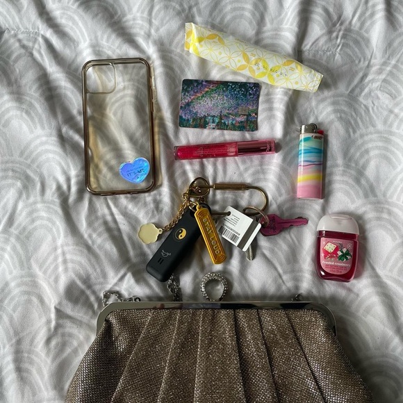 Lulu Townsend gold sparkly clutch - Picture 5 of 10